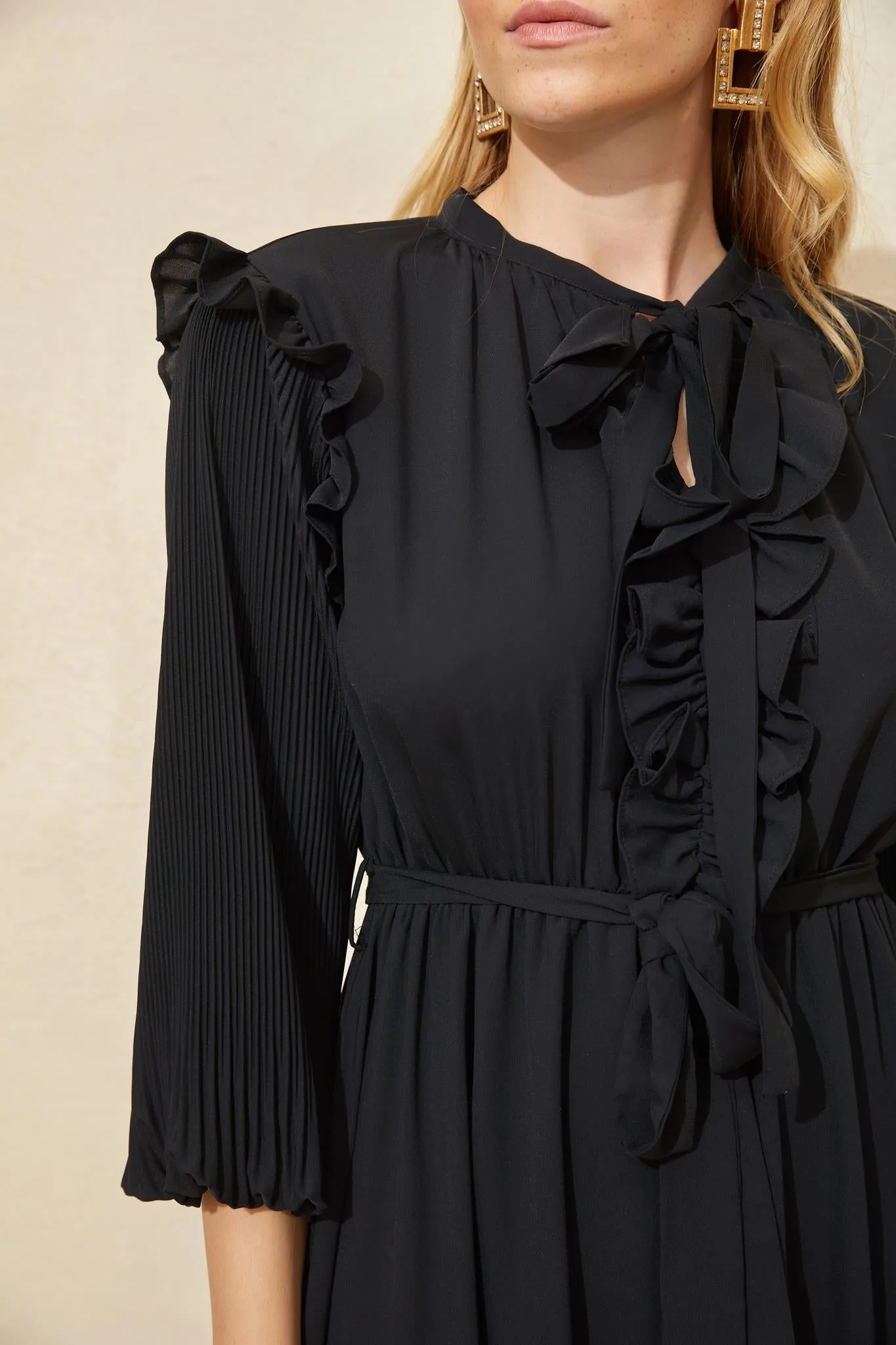 Black Neck Bow Frill Detail Maxi Dress