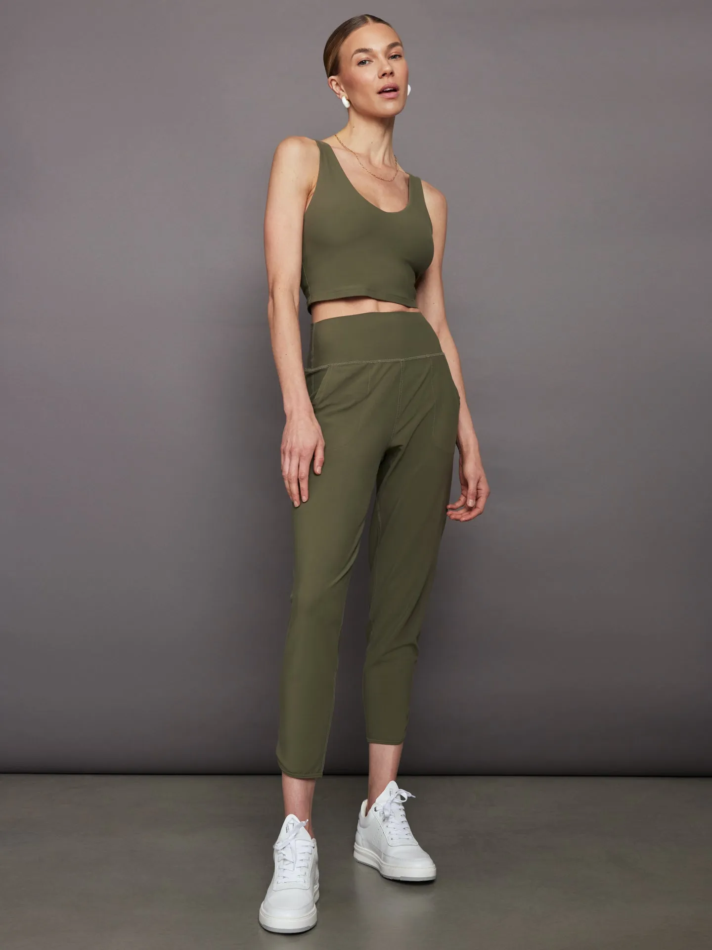 Jogger in Melt - Olive