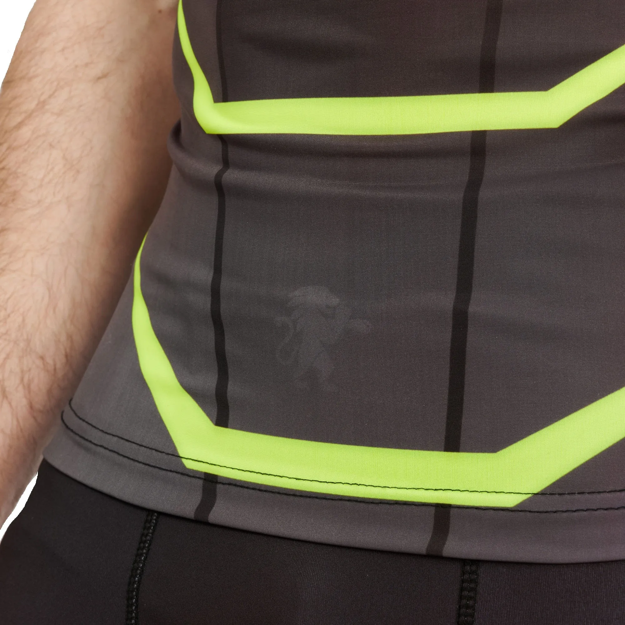 Leone maglia manica corta Rashguard Revo AB927F nero-fluo