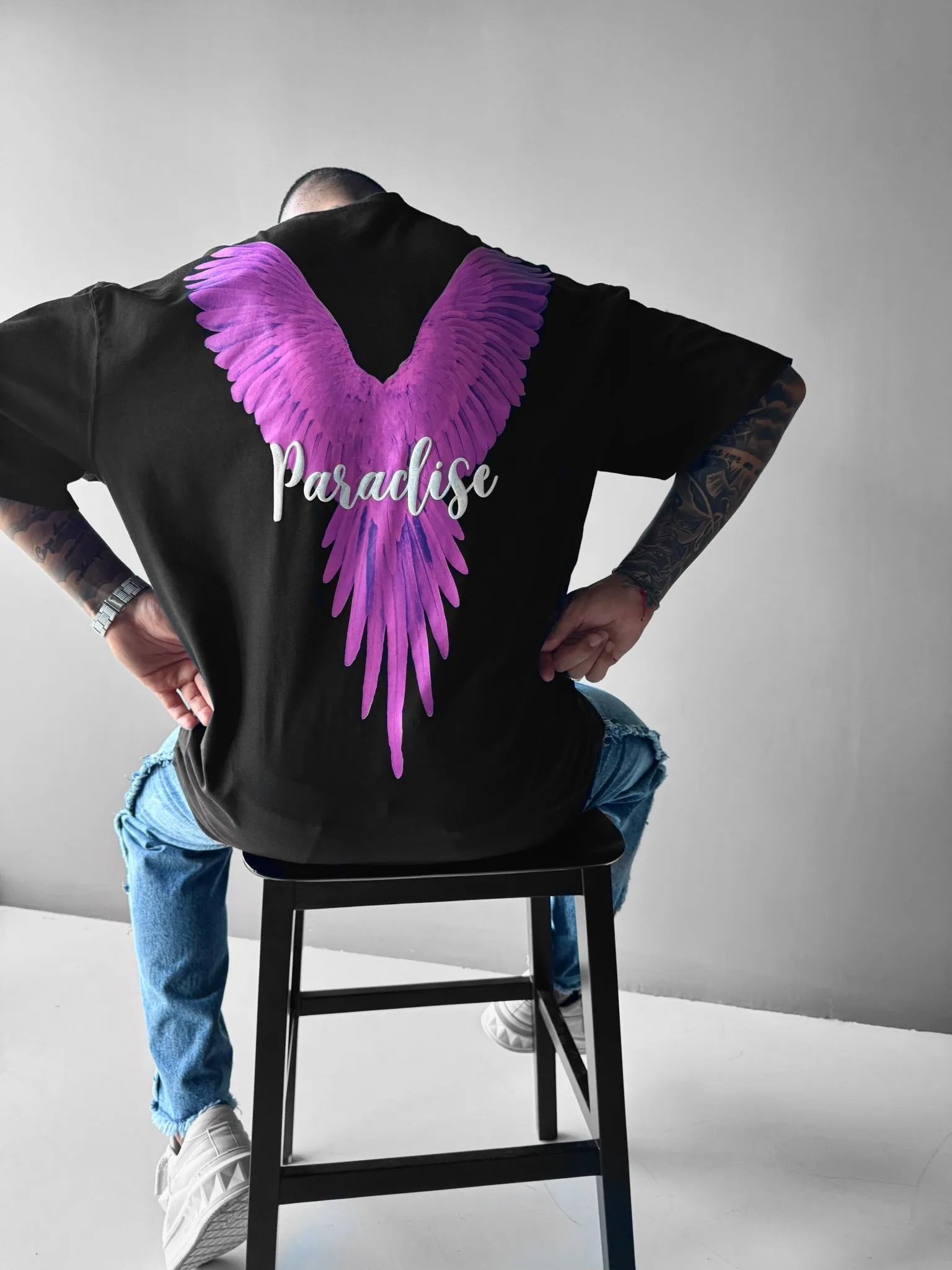 Oversize Parrot Paradise T-shirt - Black and Pink