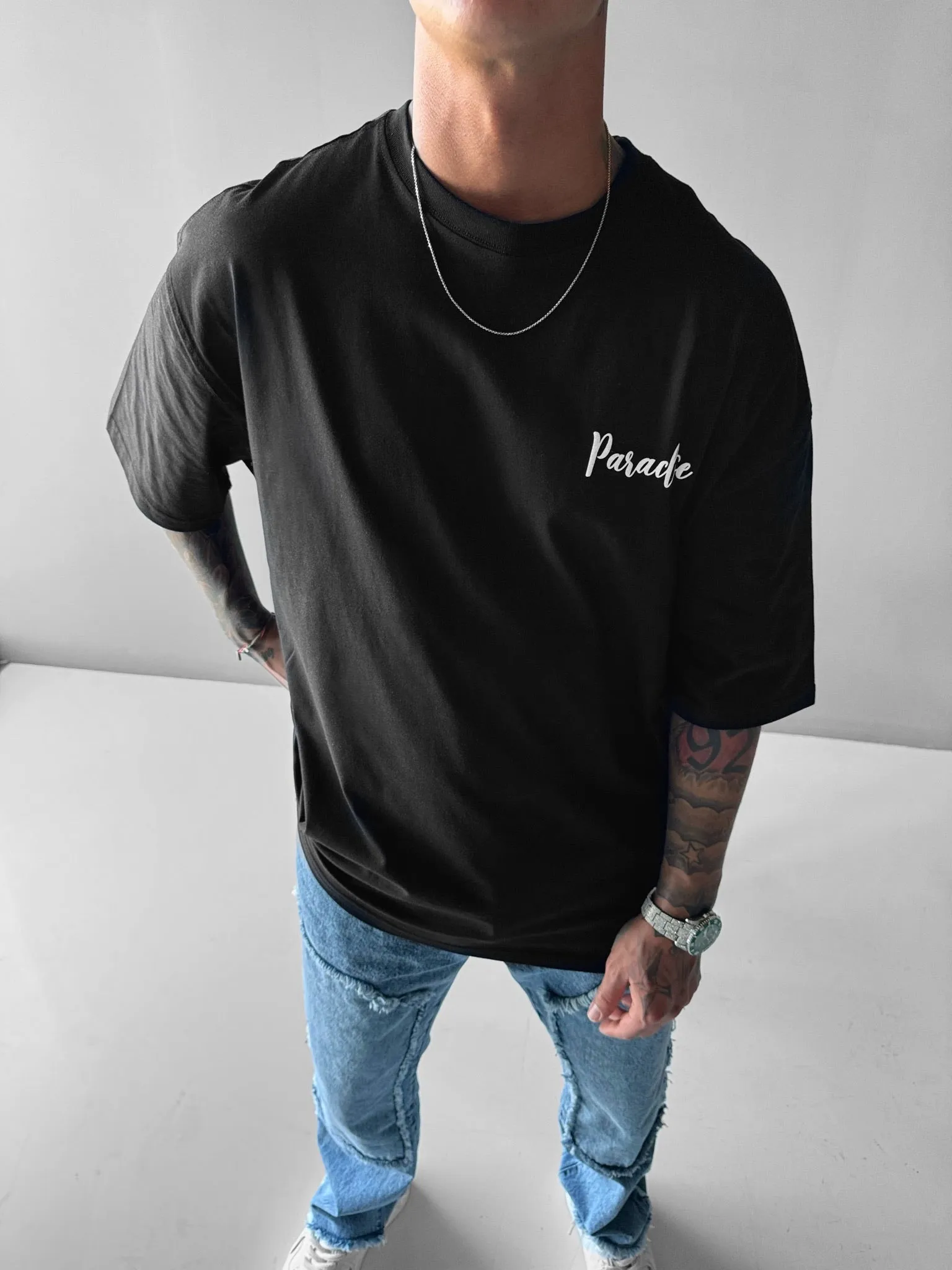 Oversize Parrot Paradise T-shirt - Black and Pink