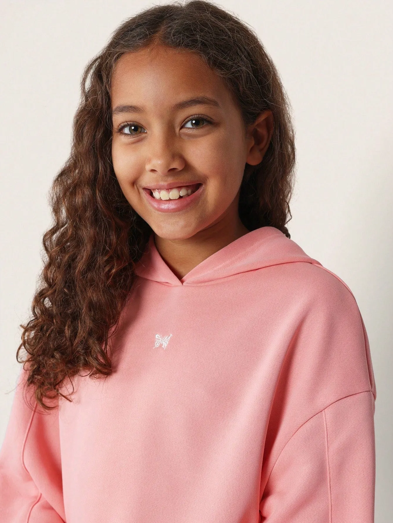 Tween Girls Comfy Crop Fit Overhead Hoodie And Straight Fit Sweatpants With Small Butterfly Embroidery 2 Piece Set